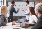 Переваги використання інтерактивних дисплеїв в конференц-залах, переговорних кімнатах