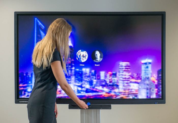 Нові опціїї в оновленій серії інтерактивних дисплеїв Clevertouch Plus